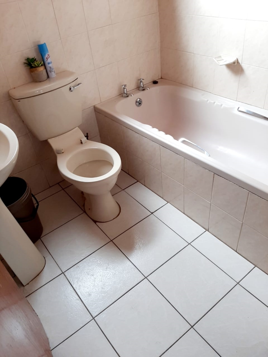 5 Bedroom Property for Sale in Mdantsane Nu 15 Eastern Cape